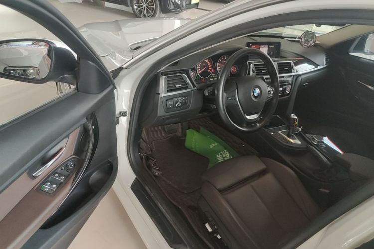BMW 3 Series 2019 #16 BMW 3 Series 2019 car image #16