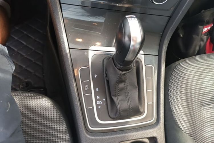 Volkswagen Golf 2020 immagine di auto #14