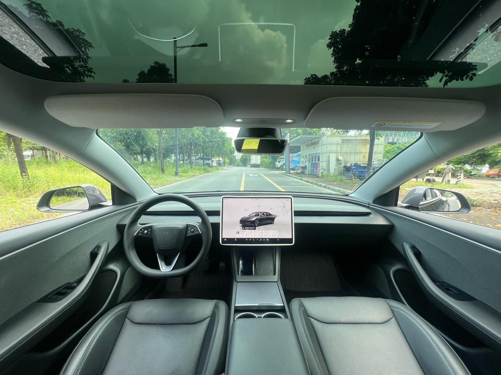Tesla Model 3 2025 car image #7