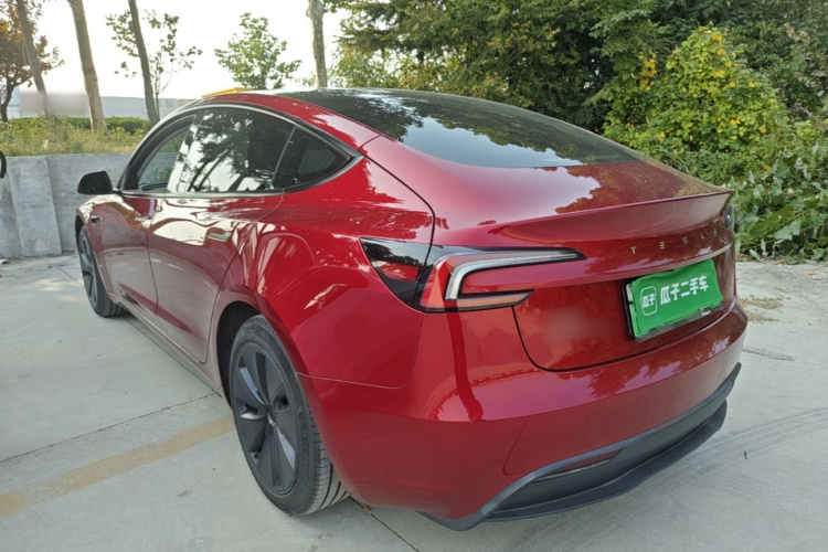 Tesla Model 3 2024 #5 Tesla Model 3 2024 صورة سيارة #5