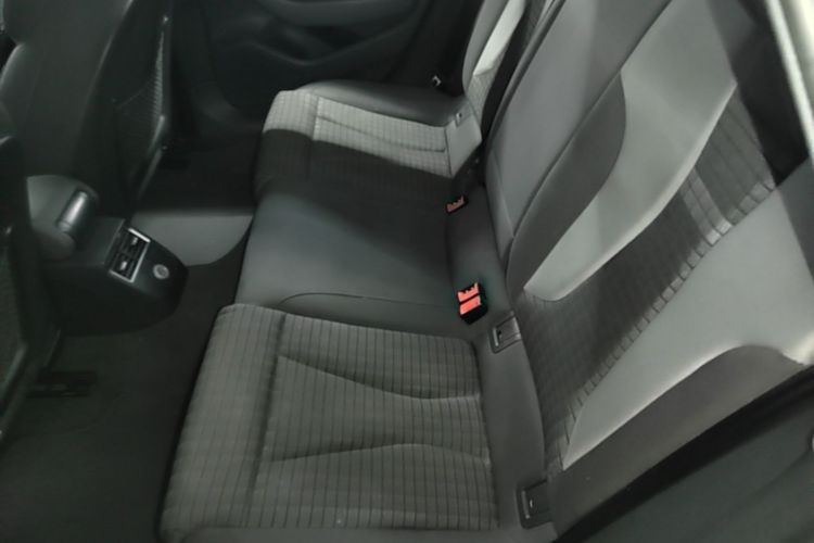 Audi A3 2018 immagine di auto #17