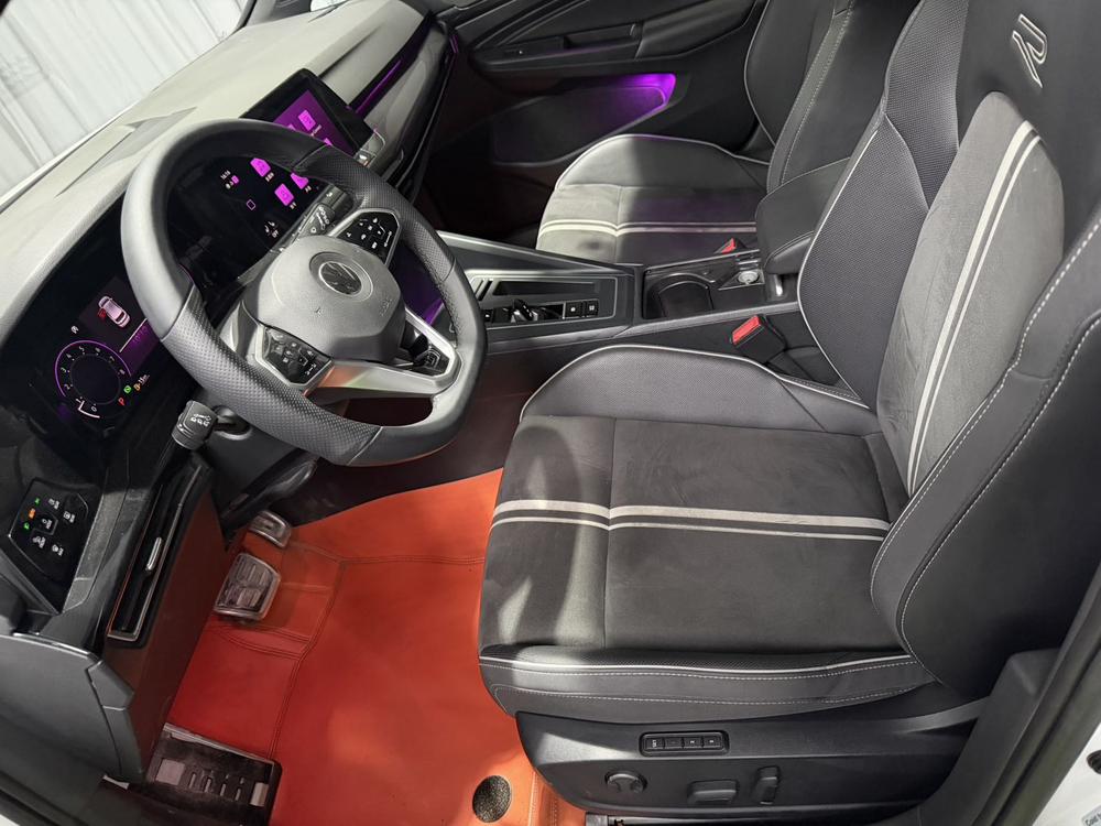 Volkswagen Golf 2022 car image #13