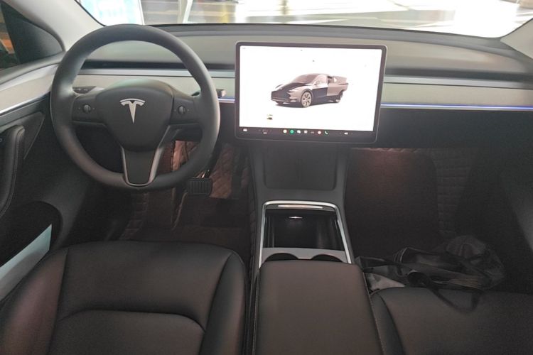 Tesla Model Y 2023 #10 Tesla Model Y 2023 car image #10