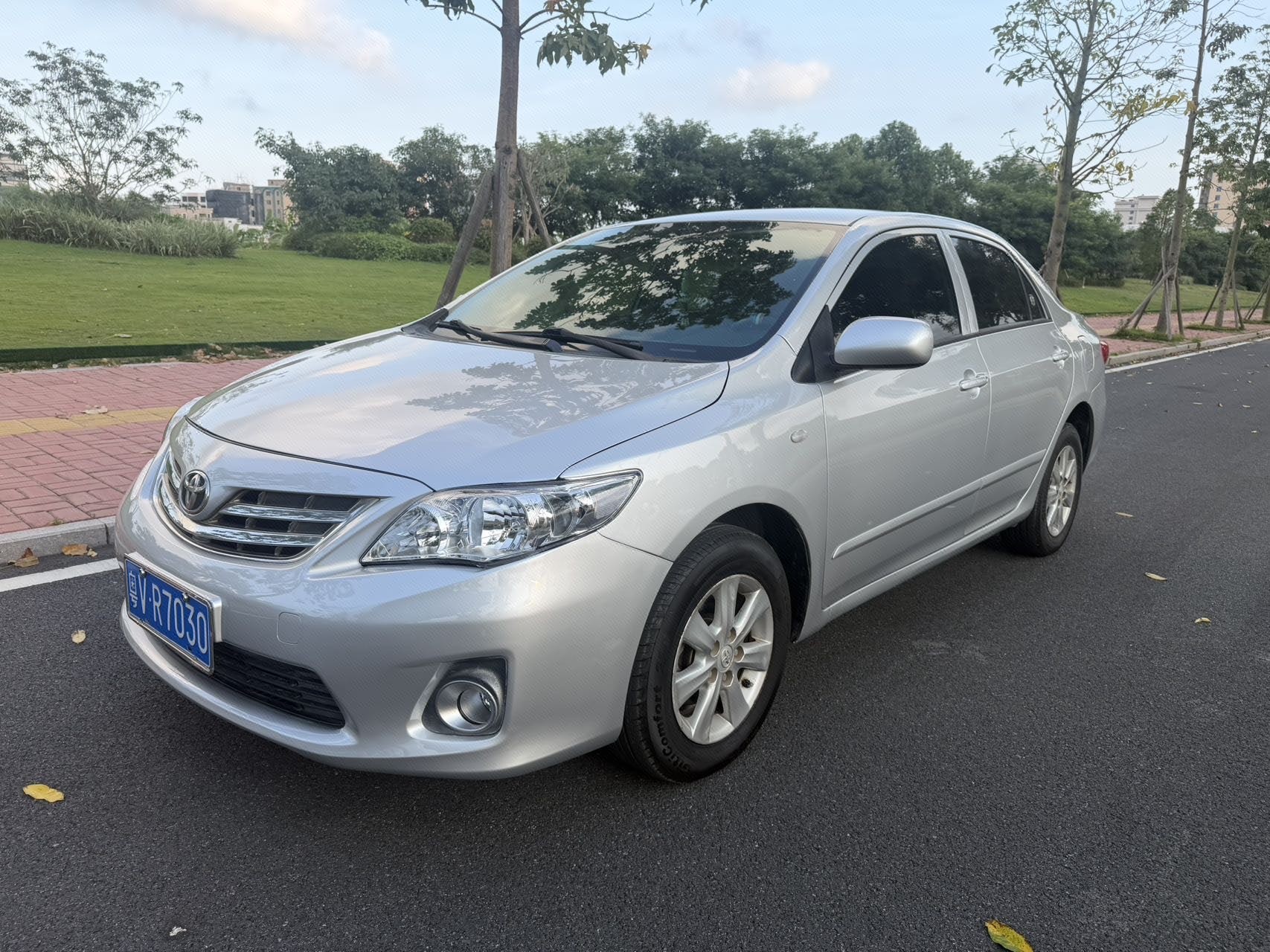 Toyota Corolla 2010 Toyota Corolla 2010 car image