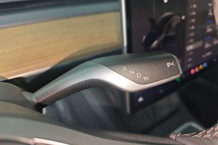 Tesla Model 3 2022 car image #14