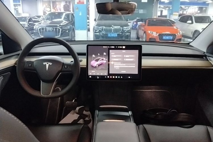 Tesla Model Y 2022 #10 Tesla Model Y 2022 car image #10