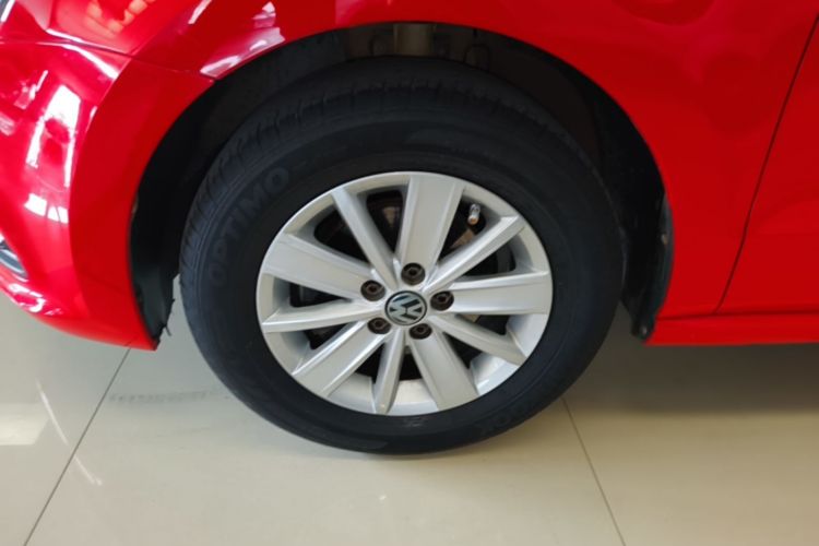 Volkswagen Polo 2018 car image #9