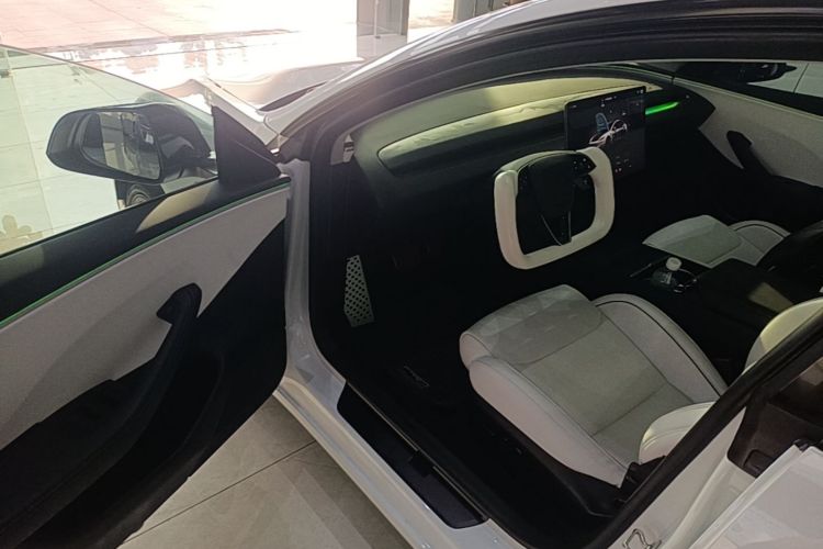 Tesla Model 3 2024 #16 Tesla Model 3 2024 car image #16