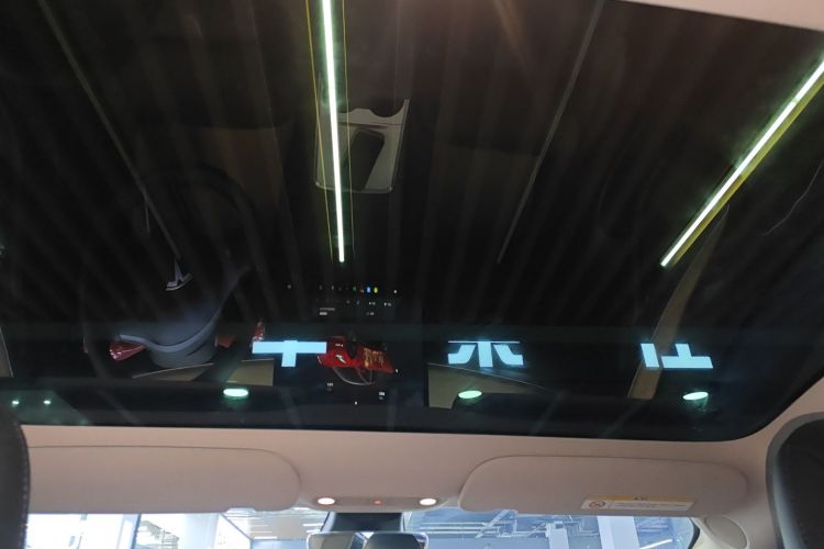 Tesla Model 3 2023 car image #20