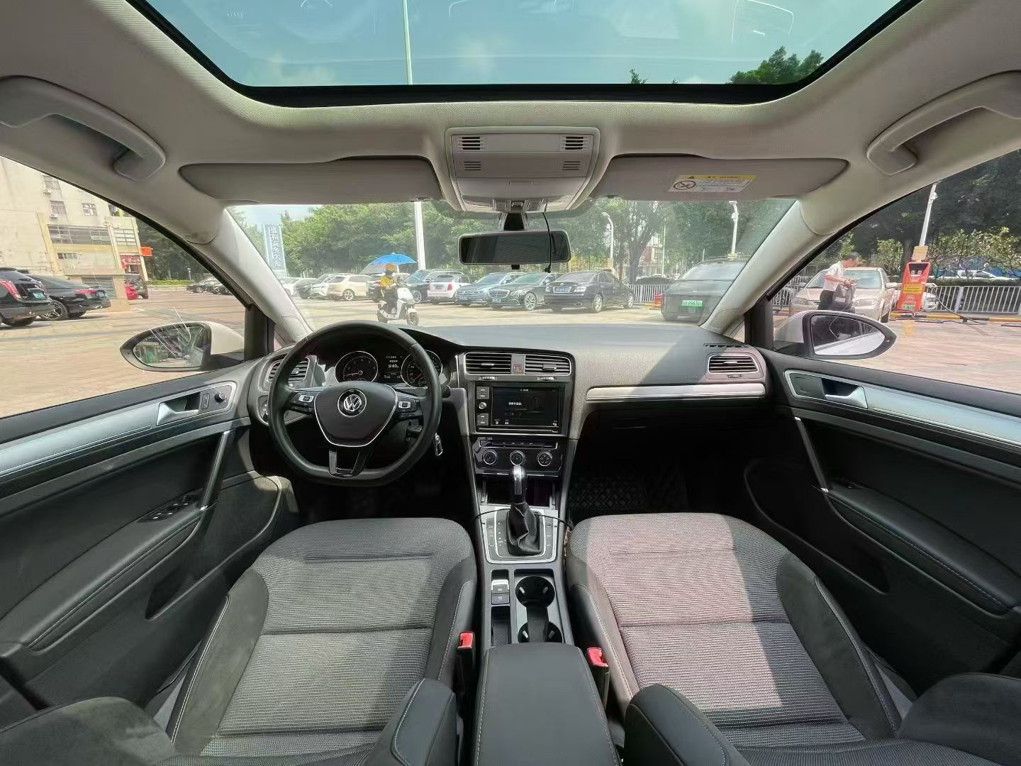 2019 car image #5