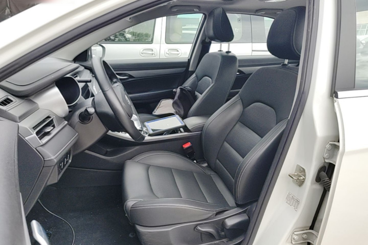GEELY Emgrand 2020 #19 GEELY Emgrand 2020 car image #19