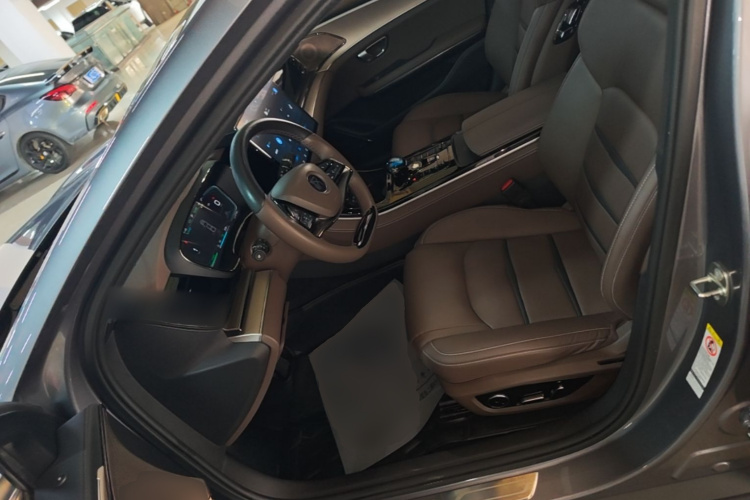 BYD Han 2022 car image #15