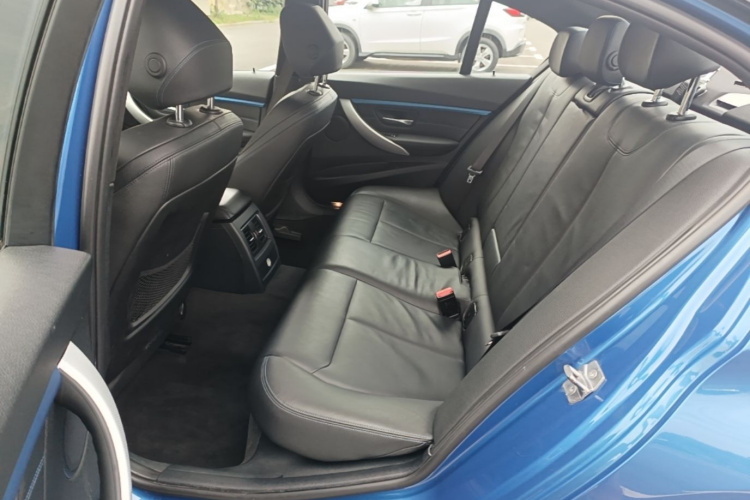 BMW 3 Series 2019 image de voiture #17
