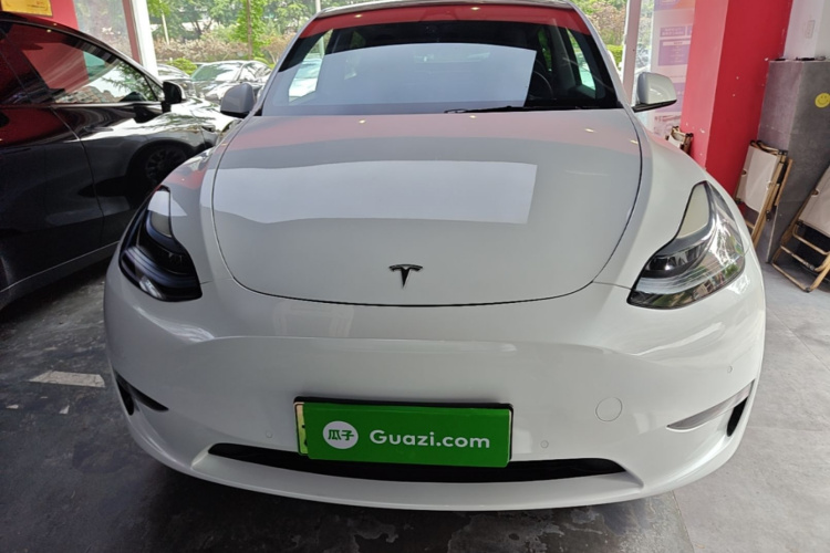 Tesla Model Y 2023 #3 Tesla Model Y 2023 car image #3