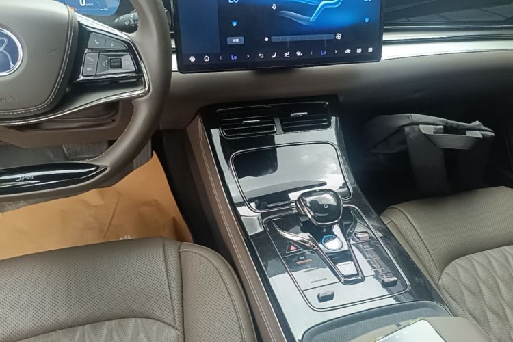 BYD Han 2024 car image #14