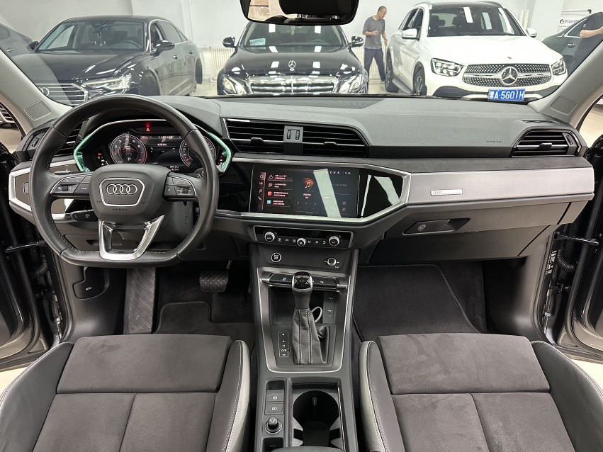 Audi Q3 2022 #5 Audi Q3 2022 car image #5