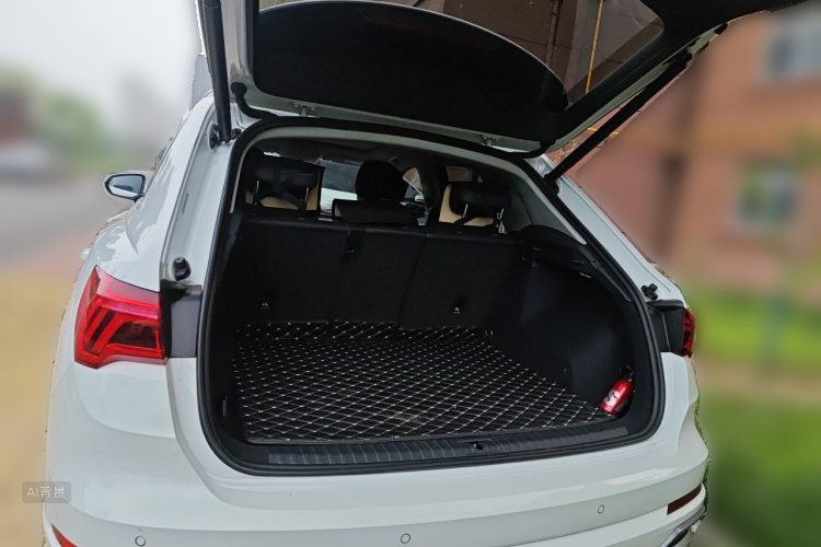 Audi Q3 2022 car image #21