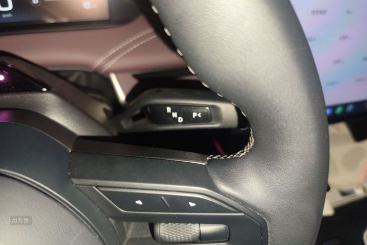 MI SU7 2025 immagine di auto #16