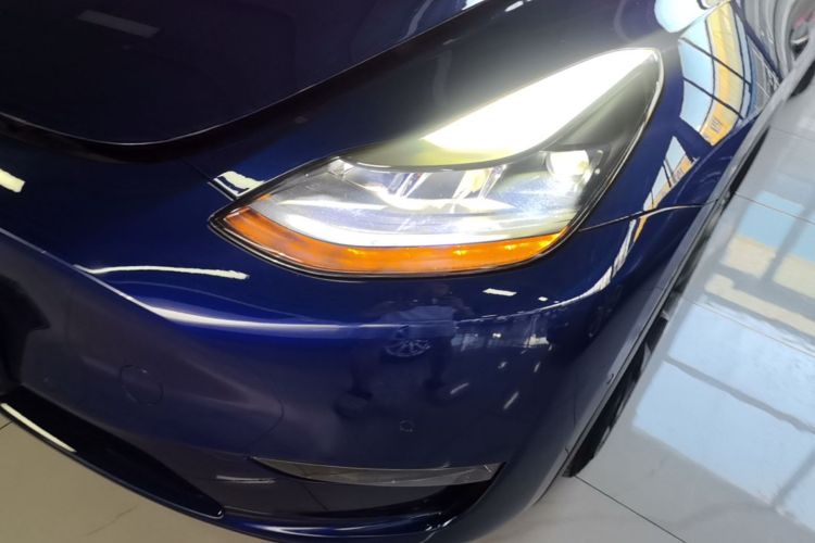 Tesla Model Y 2021 car image #23