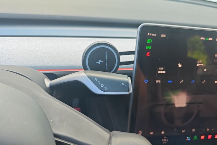 Tesla Model Y 2022 #18 Tesla Model Y 2022 car image #18