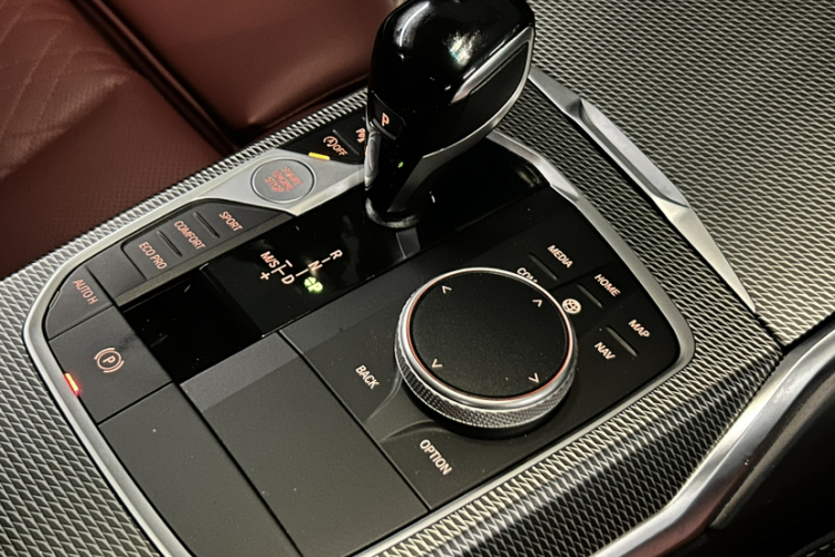 BMW 3 Series 2022 car image #9