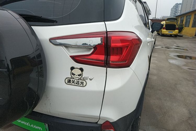 BYD Yuan New Energy 2019 car image #8