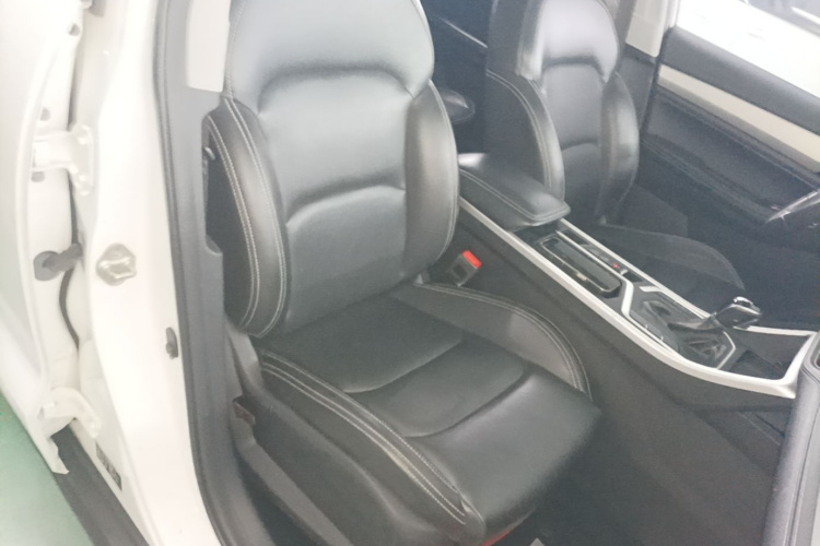 GEELY Vision X6 2021 صورة سيارة #27