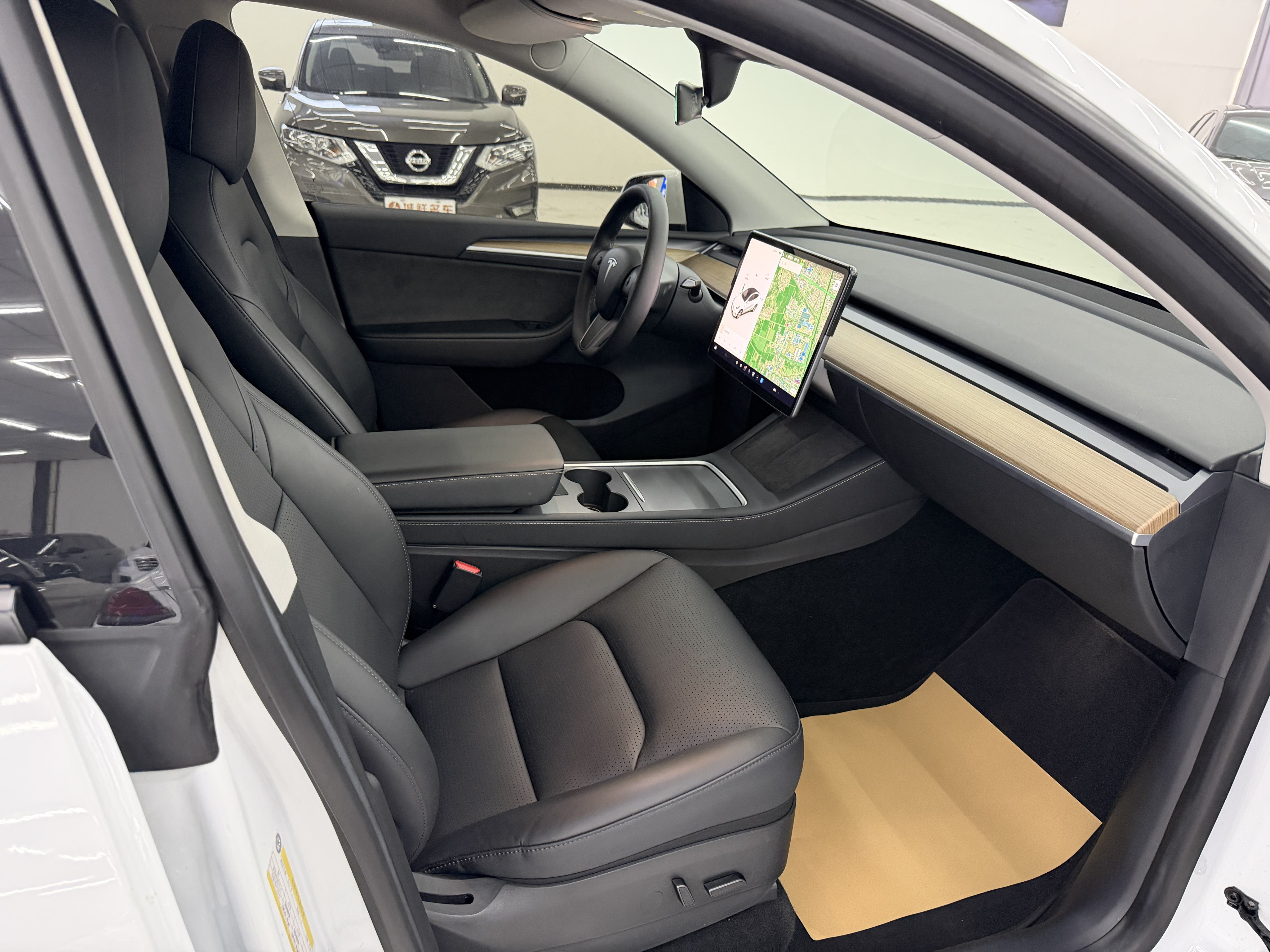 Tesla Model Y 2021 car image #7