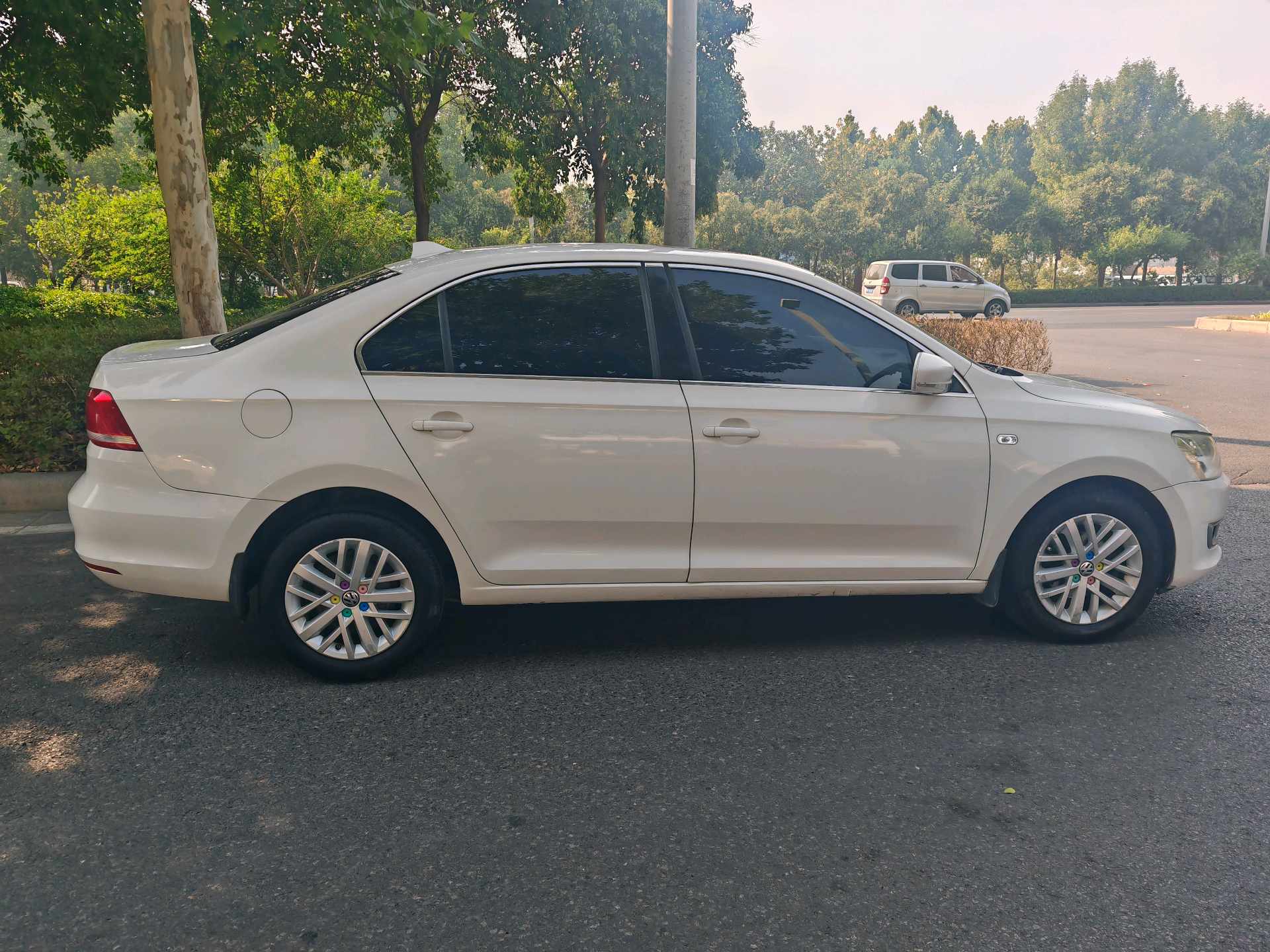 Volkswagen Santana 2014 car image #8