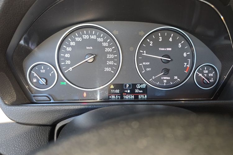 BMW 3 Series 2015 car image #13