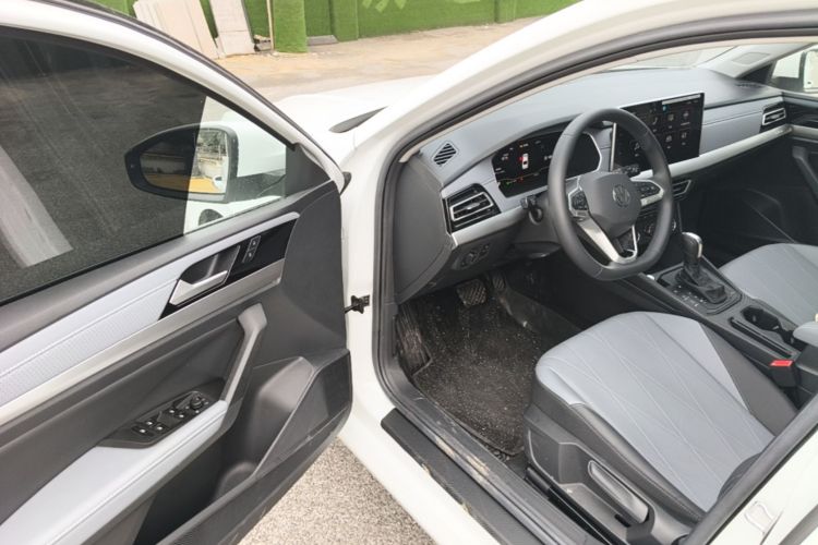 Volkswagen Lavida 2025 car image #16