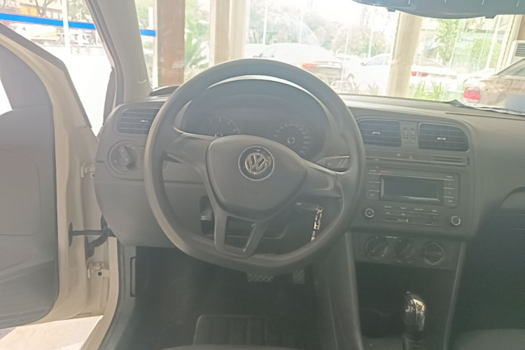 Volkswagen Polo 2016 #11 Volkswagen Polo 2016 car image #11