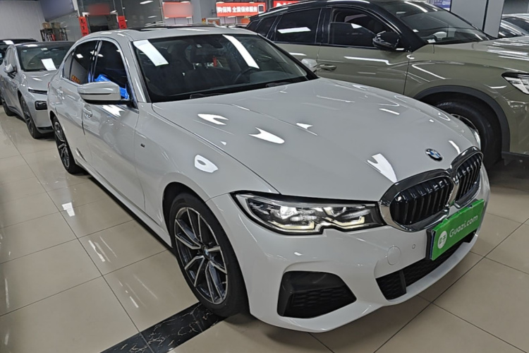 BMW 3 Series 2021 car image #6