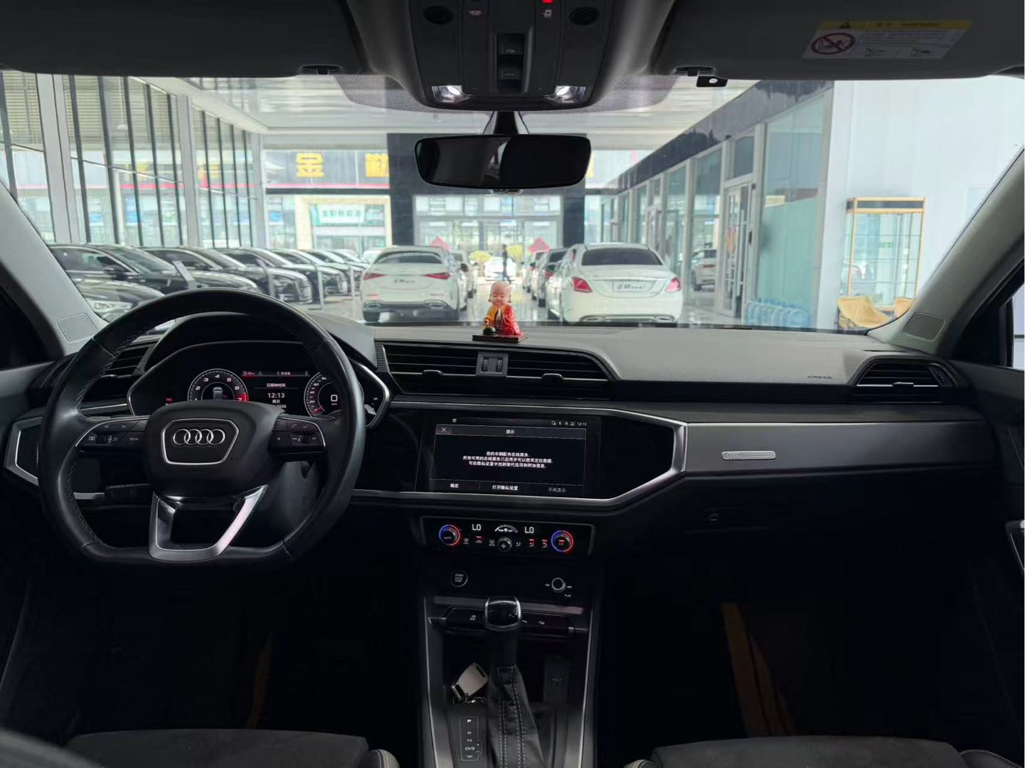 Audi Q3 2022 car image #11
