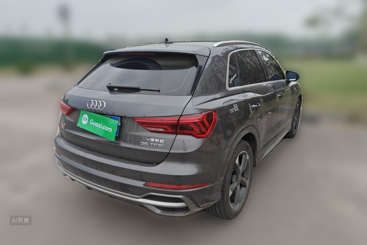 Audi Q3 2023 car image #7