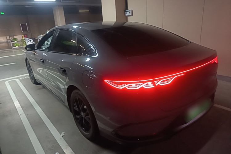 BYD Han 2024 immagine di auto #5