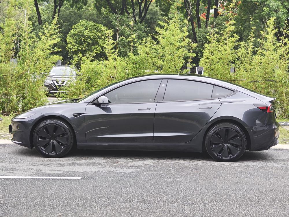 Tesla Model 3 2024 car image #4