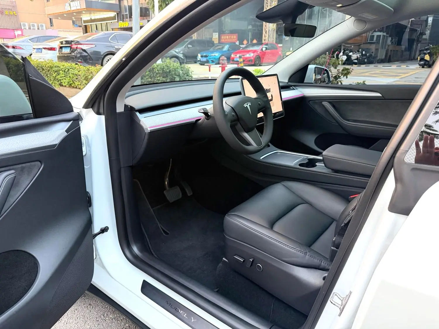Tesla Model Y 2024 car image #4