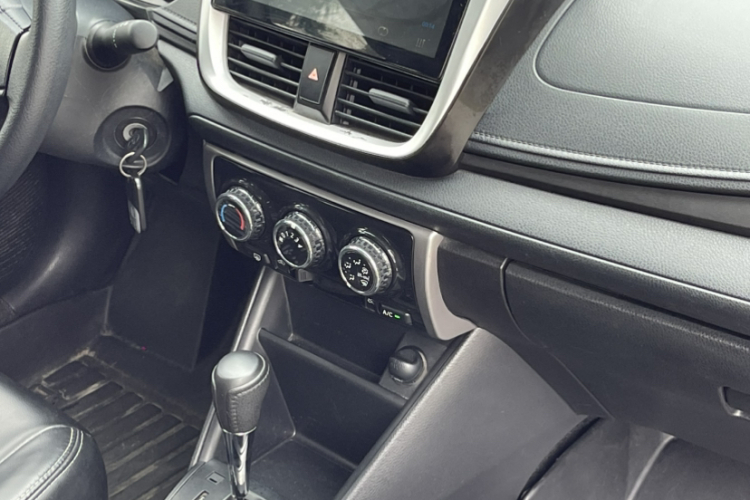 Toyota Vios 2019 immagine di auto #13