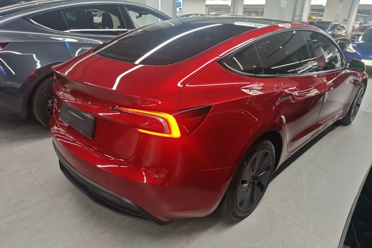 Tesla Model 3 2024 car image #7