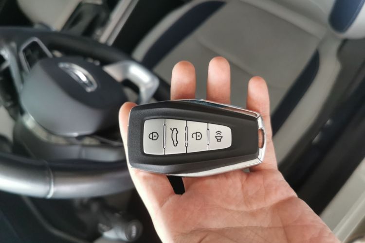 GEELY Emgrand 2021 car image #11