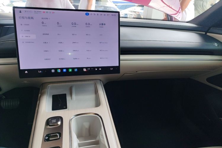 MI SU7 2025 car image #13