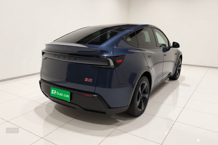 Tesla Model Y 2025 #7 Tesla Model Y 2025 car image #7