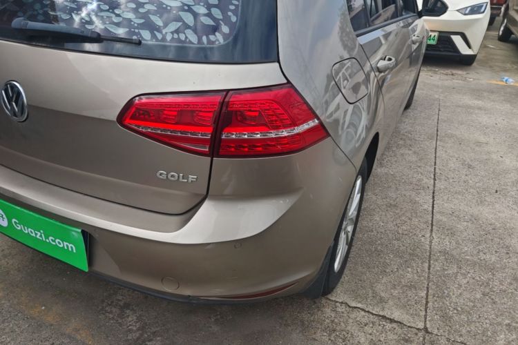 Volkswagen Golf 2017 car image #8