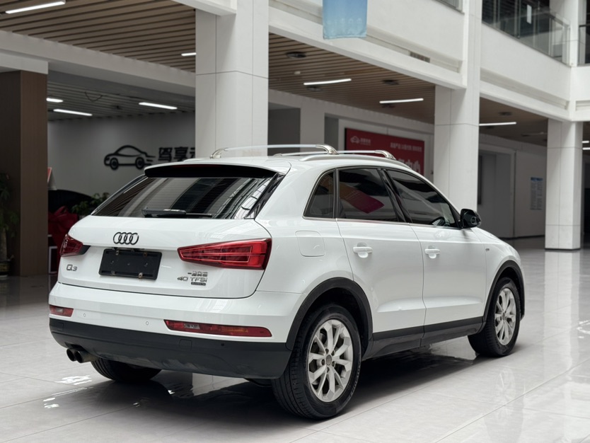 Audi Q3 2016 car image #5