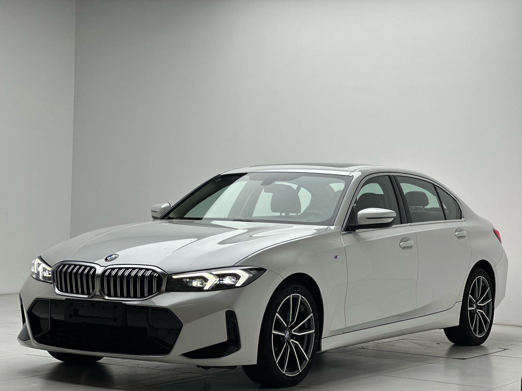 BMW 3 Series 2024 BMW 3 Series 2024 car image