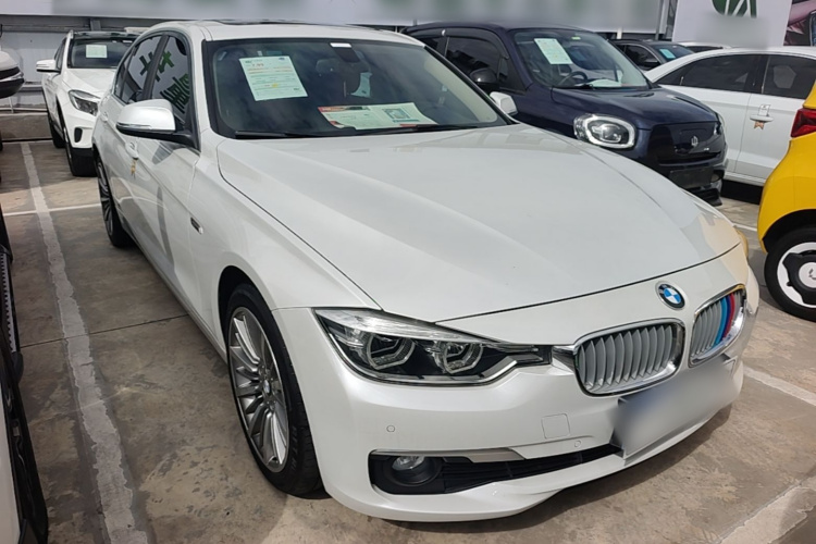 BMW 3 Series 2018 car image #6