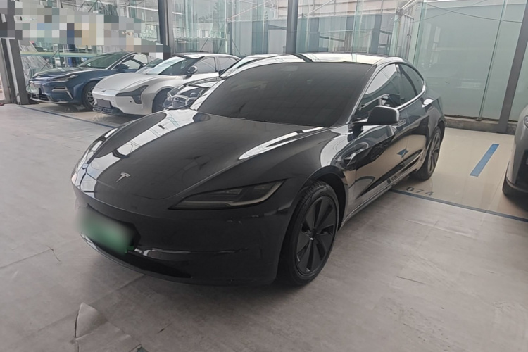 Tesla Model 3 2025 #2 Tesla Model 3 2025 car image #2