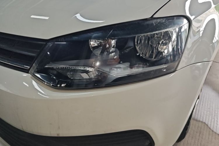 Volkswagen Polo 2017 car image #23