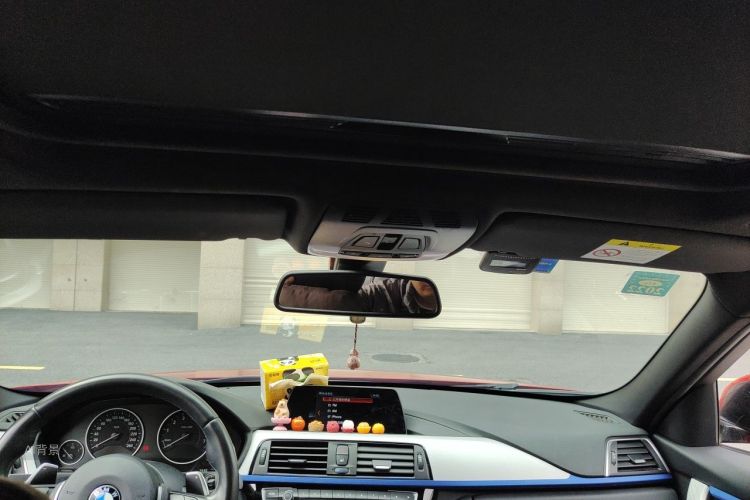 BMW 3 Series 2018 car image #20